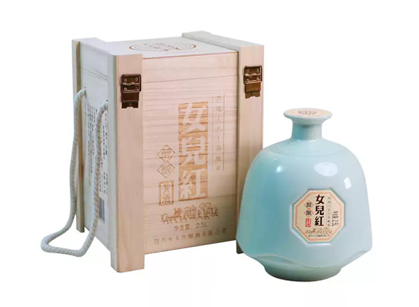 朝阳回收绍兴女儿红黄酒醇酿花雕酒木质礼盒2.5L坛装黄酒